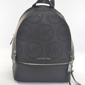 Michael Kors  Zip Leather Med Logo Black Backpack